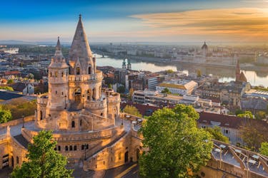 Tour privato di Budapest con trasferimento di lusso e guida locale da Vienna